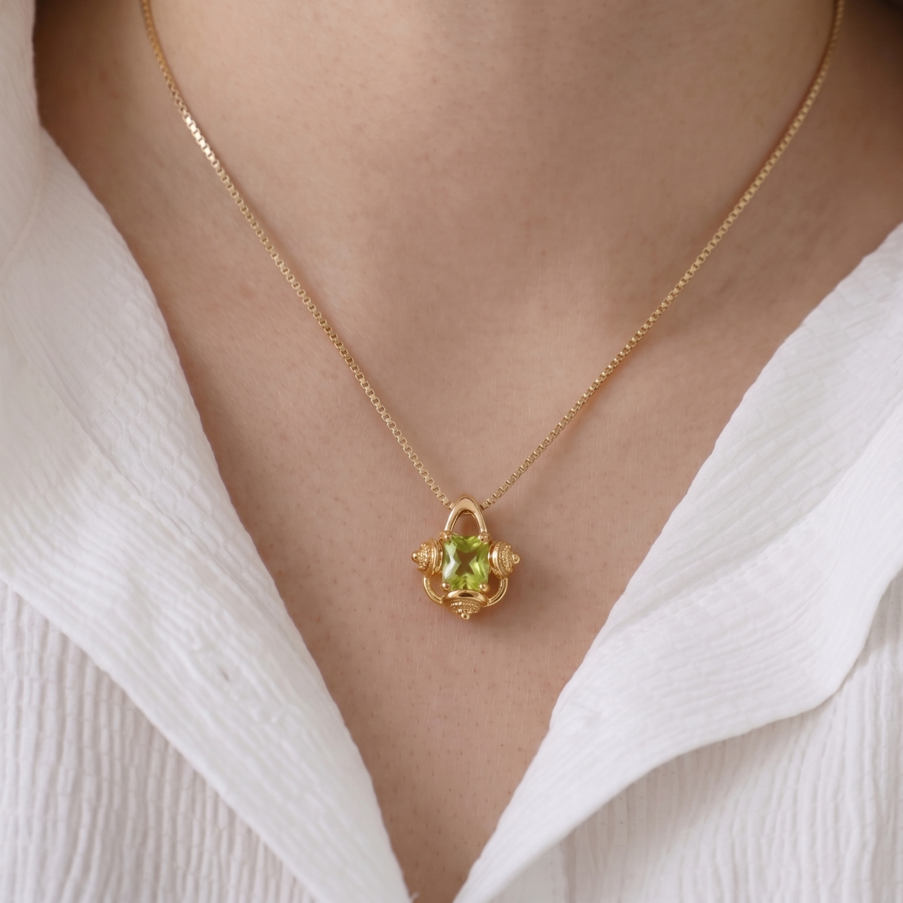 Pendent Stone Chain