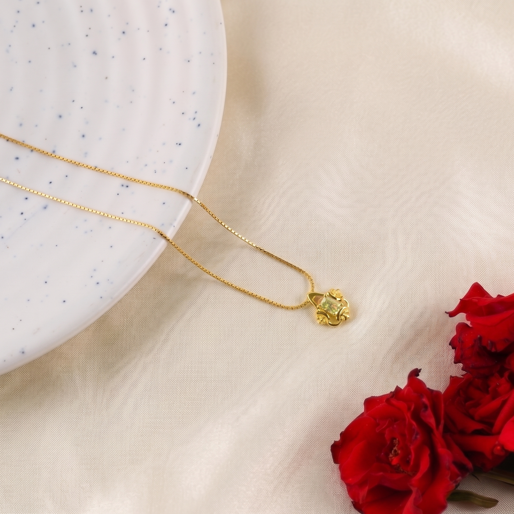 Pendent Stone Chain